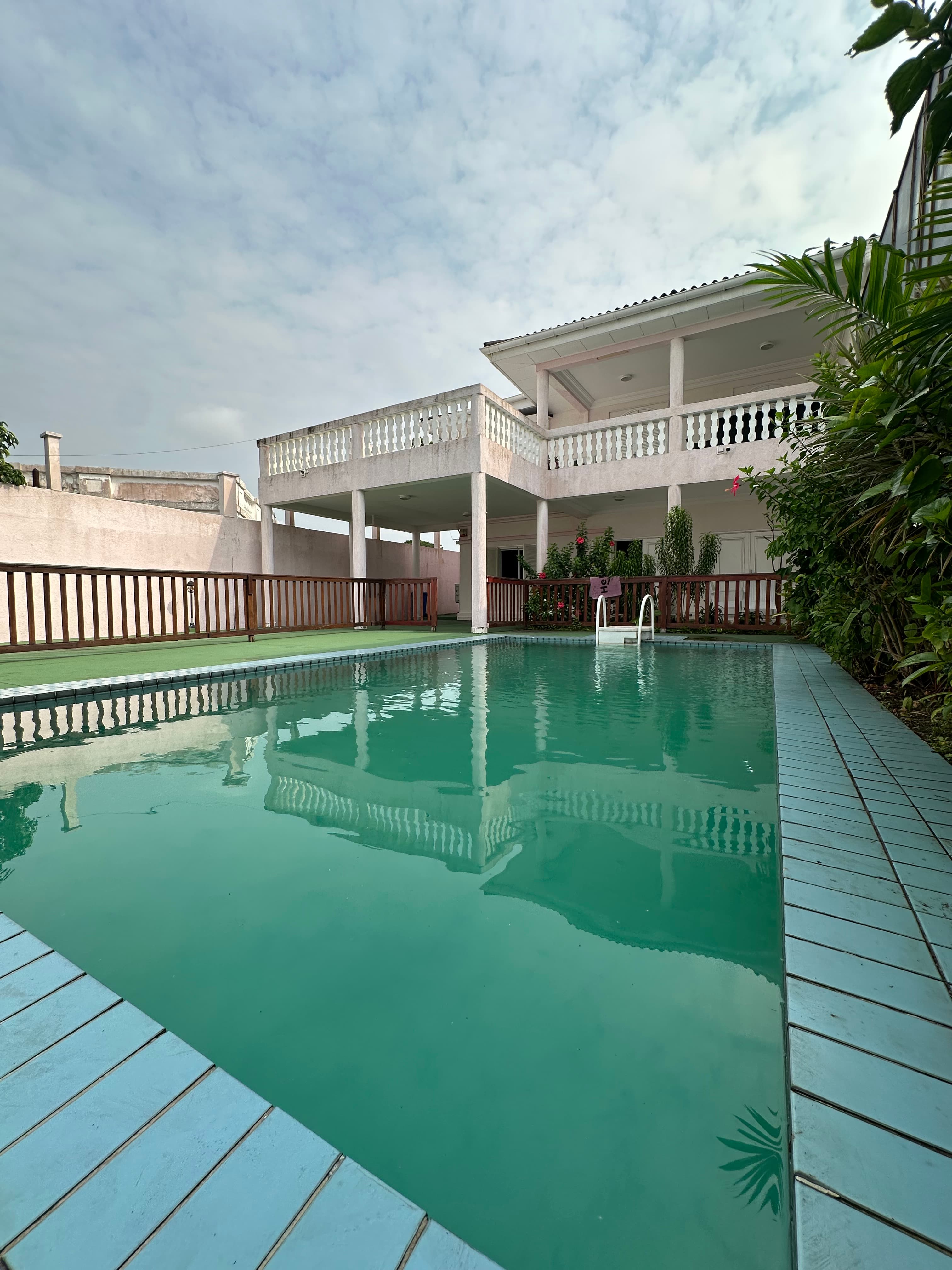 VILLA A LOUER - view 3