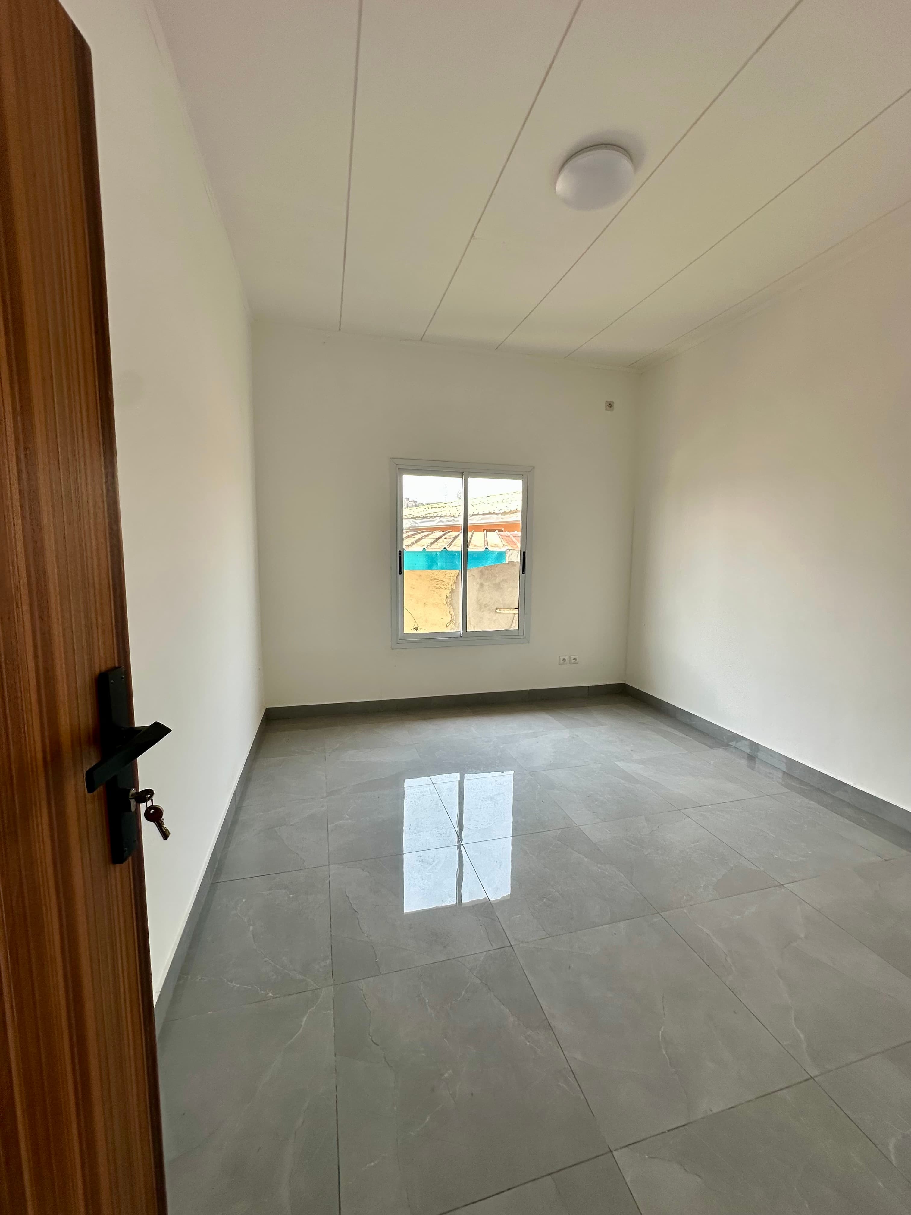 LOCAL COMMERCIAL A LOUER - view 3