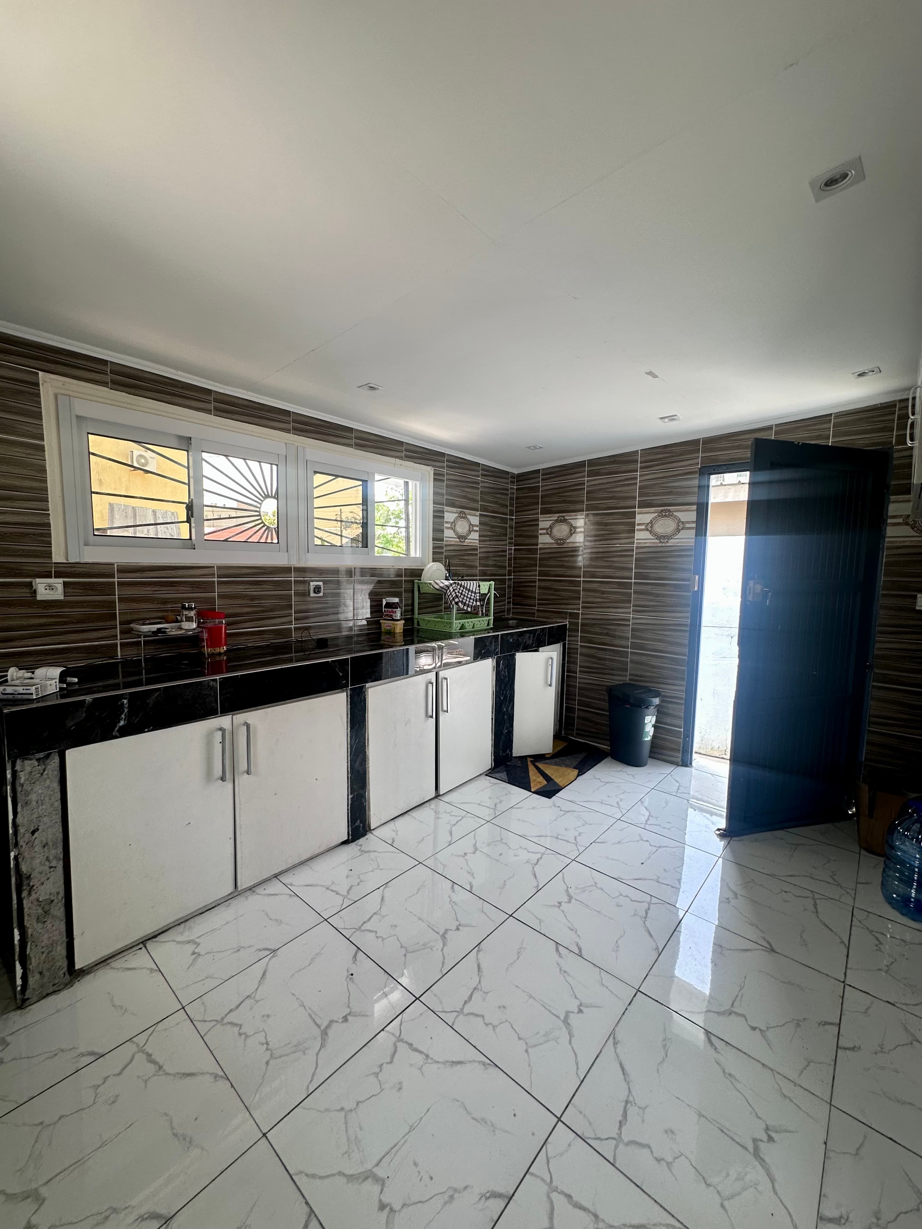 STUDIO A LOUER À GLASS - image 10