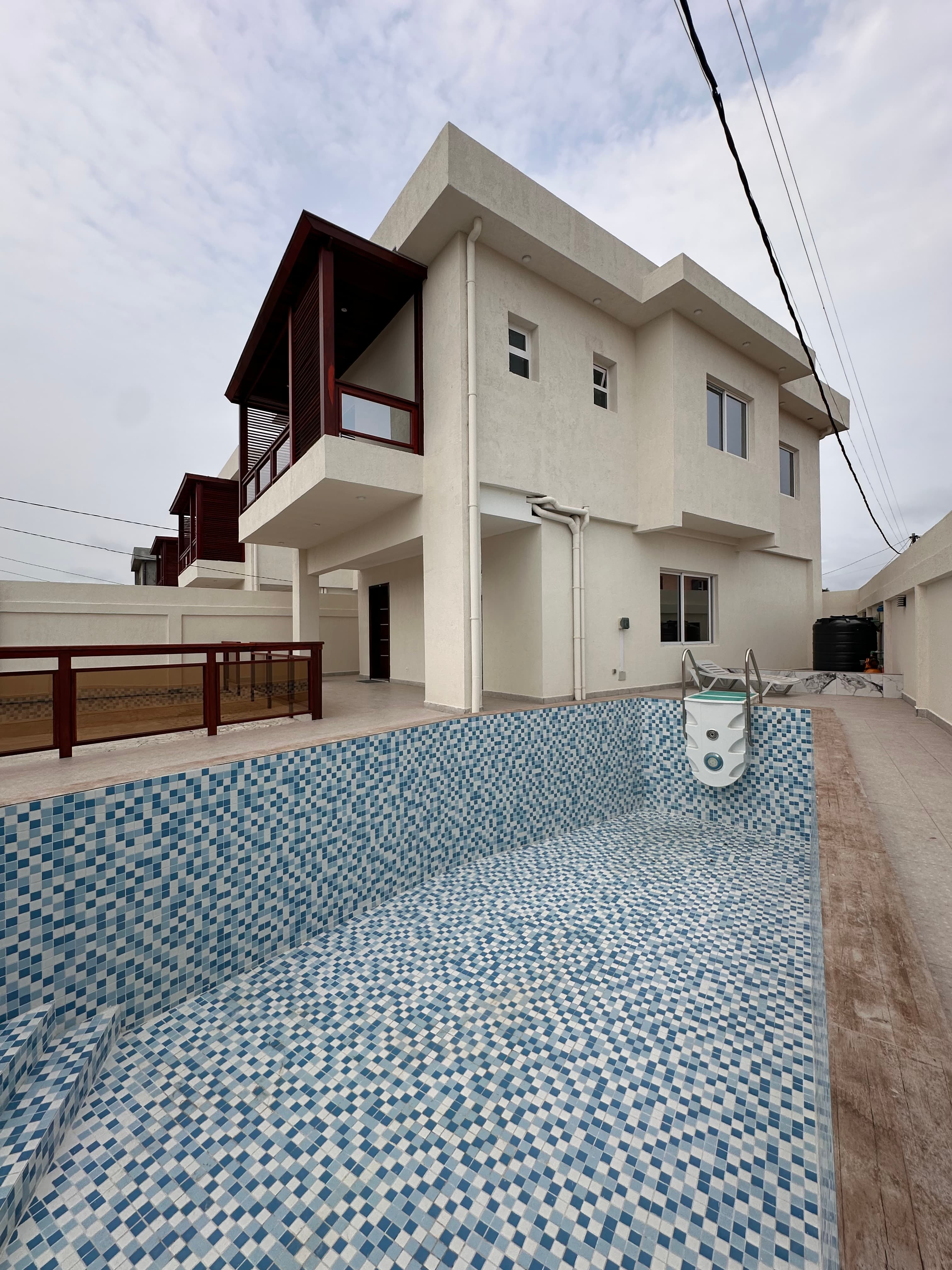 VILLA À VENDRE À ANGONDJE - image 2